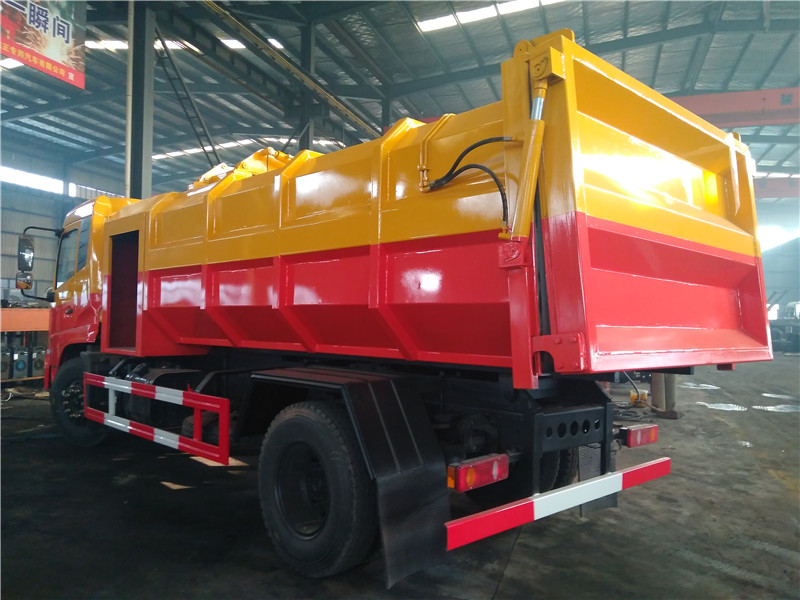 掛桶式10方污泥清運(yùn)車(chē)