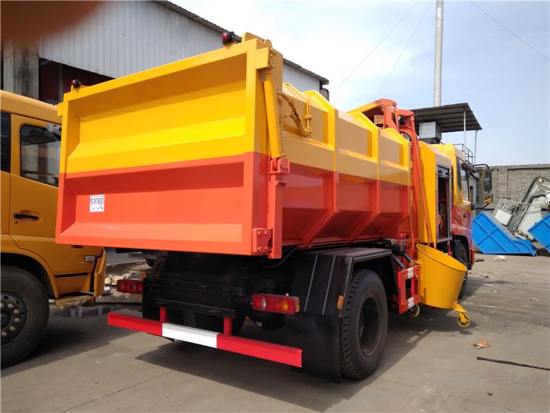 掛桶式10方污泥清運(yùn)車(chē)