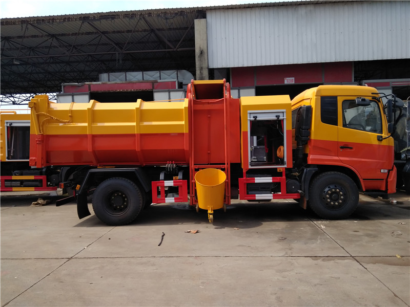 掛桶式10方污泥清運(yùn)車(chē)