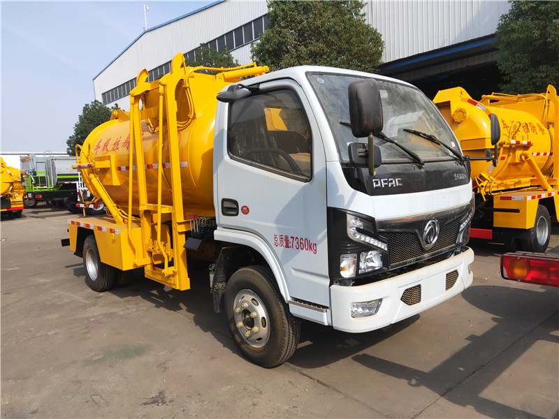 東風(fēng)4方5方餐廚垃圾車(chē)(圓罐)