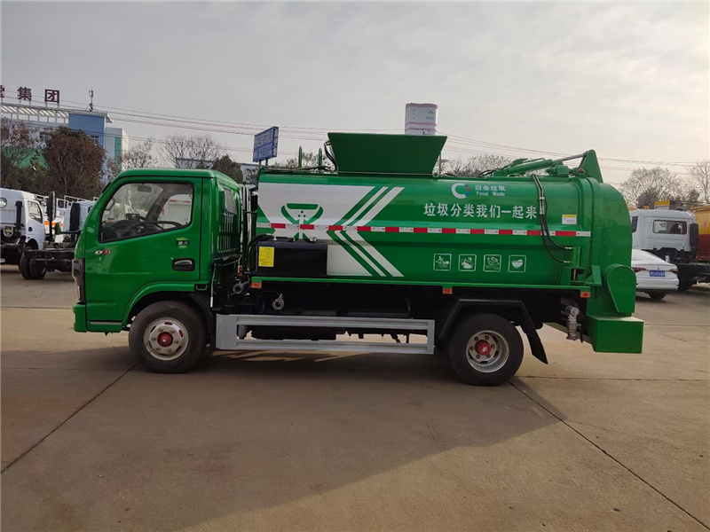 東風8方餐廚垃圾車(方罐)