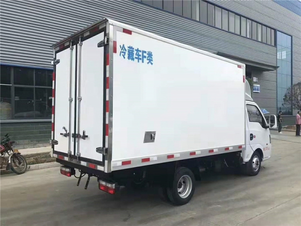(國(guó)六3.5米)東風(fēng)途逸冷藏車(chē)